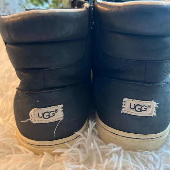 UGG boots size 7.5 in GUC - Picture 12 of 16